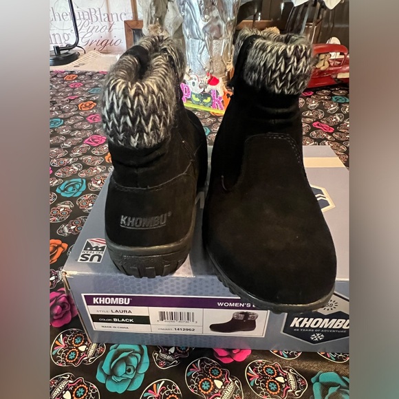 π Khombu Women's Laura All Weather Suede Leather Ankle Boots - Picture 4 of 17